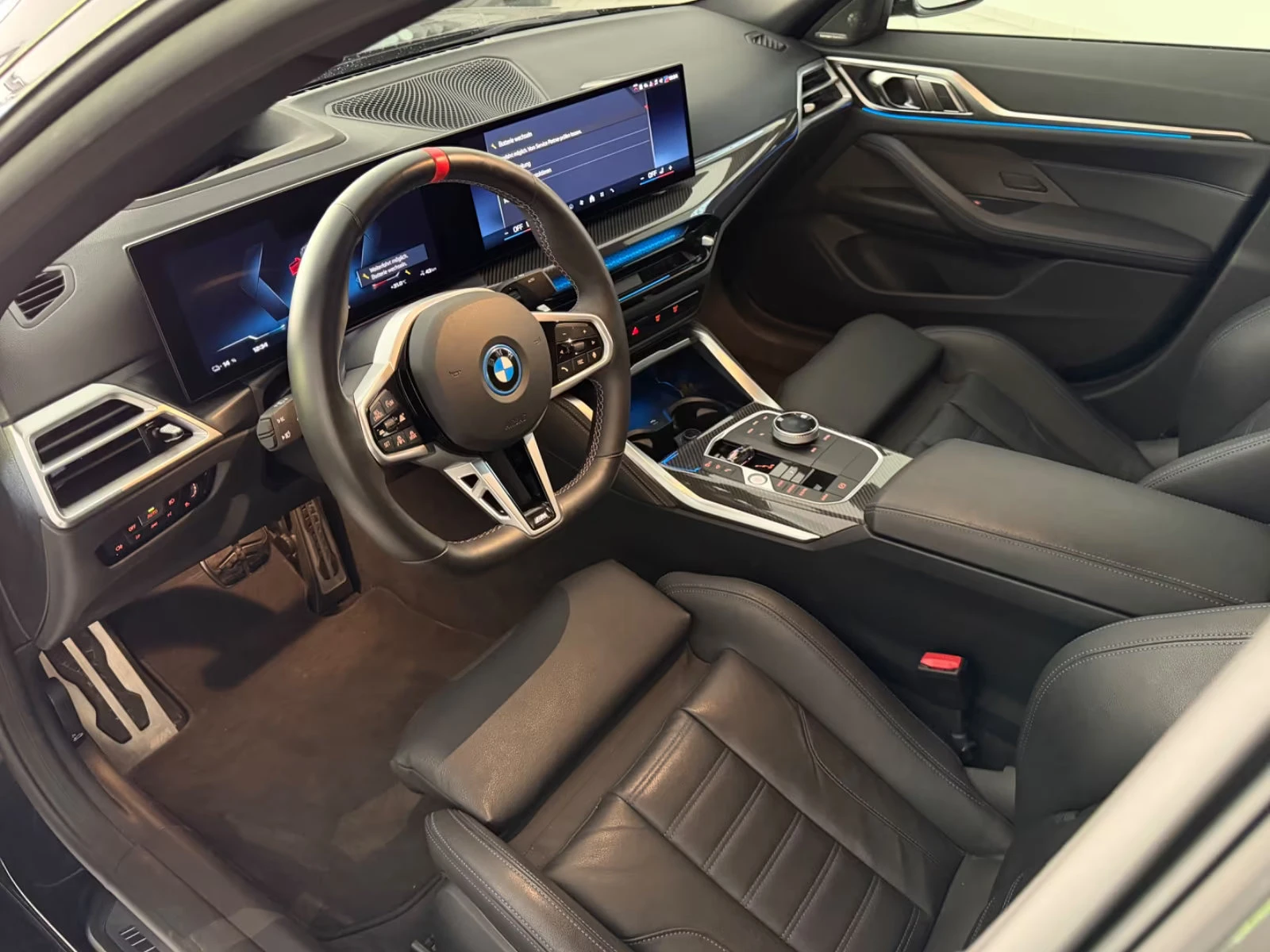 BMW i4 M60/601HP/xDRIVE/SPORT/PRO/360/BLACK/ACC/537z, снимка 10 - Автомобили и джипове - 55146534
