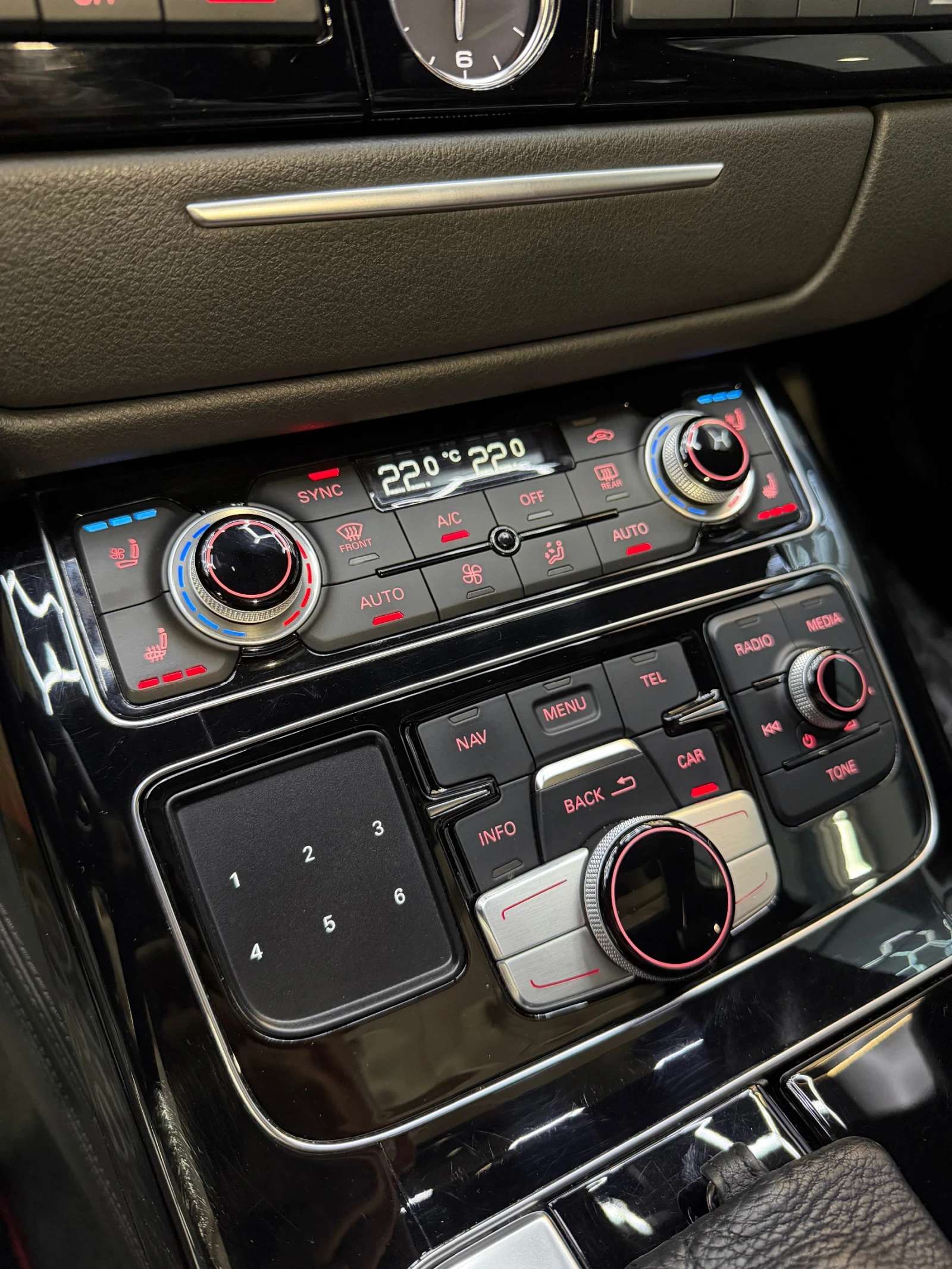 Audi A8 4.2 TDI S8 QUATTRO S LINE * FULL Екстри * MATRIX* , снимка 11 - Автомобили и джипове - 55321345