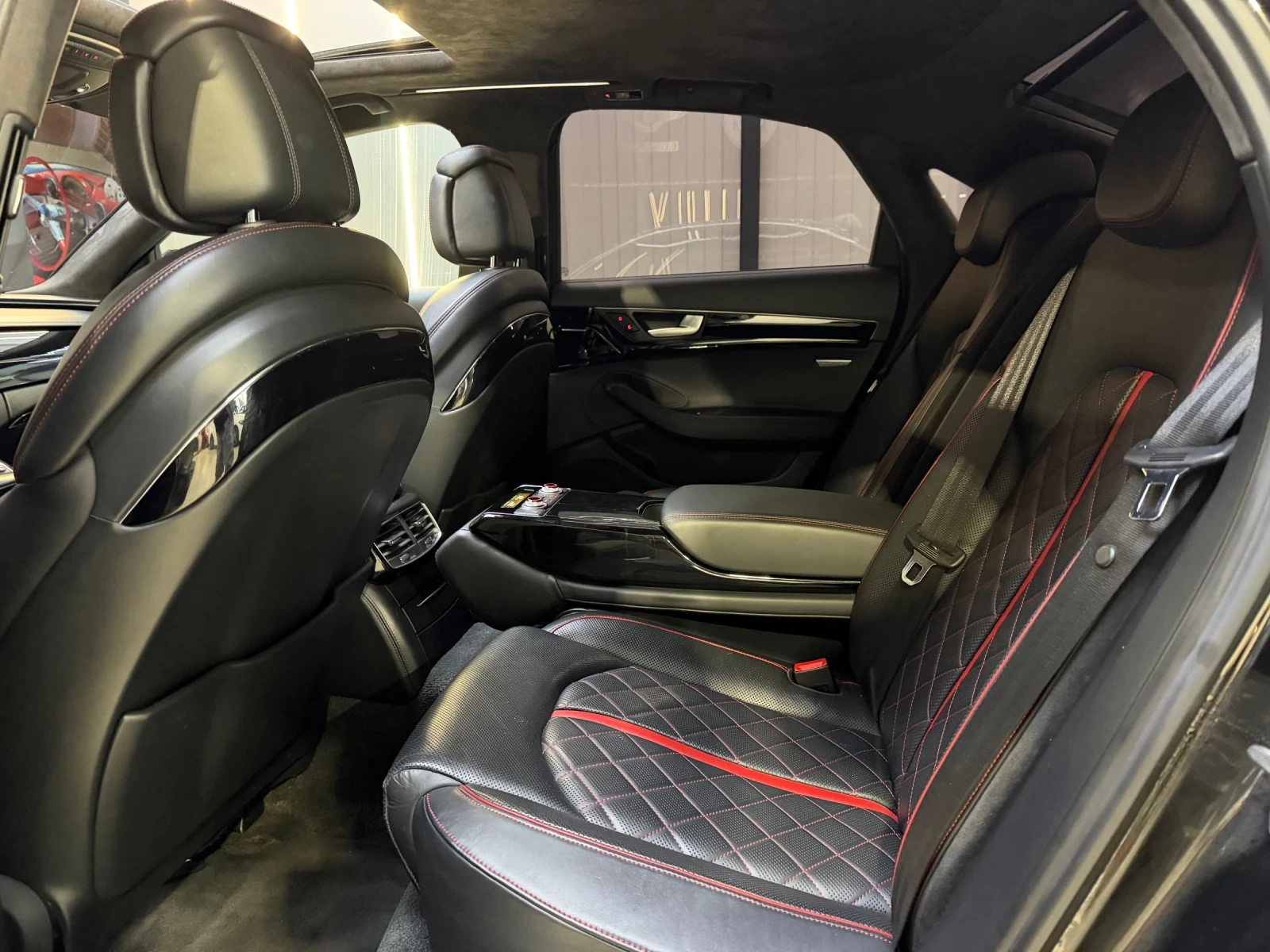 Audi A8 4.2 TDI S8 QUATTRO S LINE * FULL Екстри * MATRIX* , снимка 5 - Автомобили и джипове - 55321345