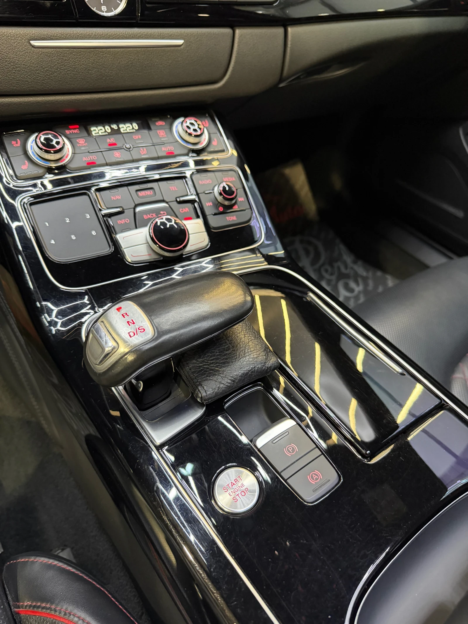 Audi A8 4.2 TDI S8 QUATTRO S LINE * FULL Екстри * MATRIX* , снимка 10 - Автомобили и джипове - 55321345