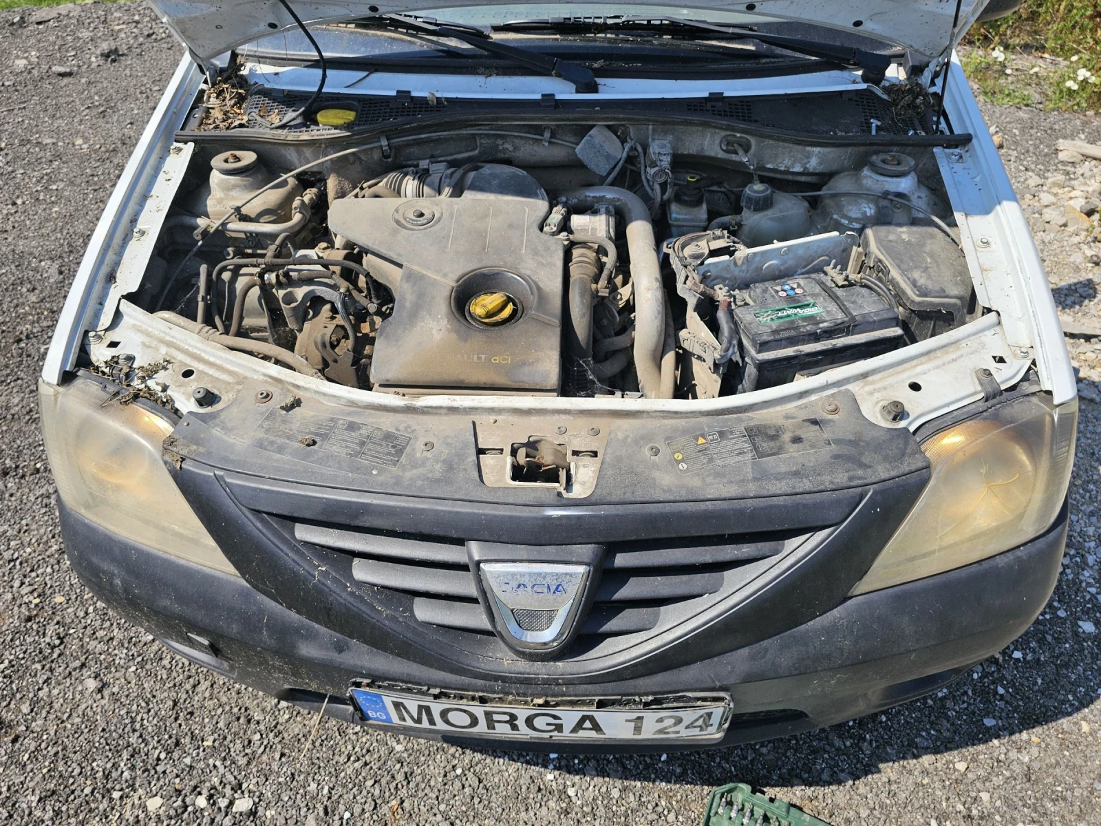 Dacia Logan 1.5DCI, снимка 8 - Автомобили и джипове - 55328513