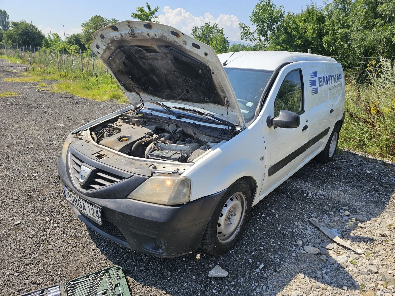 Dacia Logan 1.5DCI, снимка 10 - Автомобили и джипове - 55328513