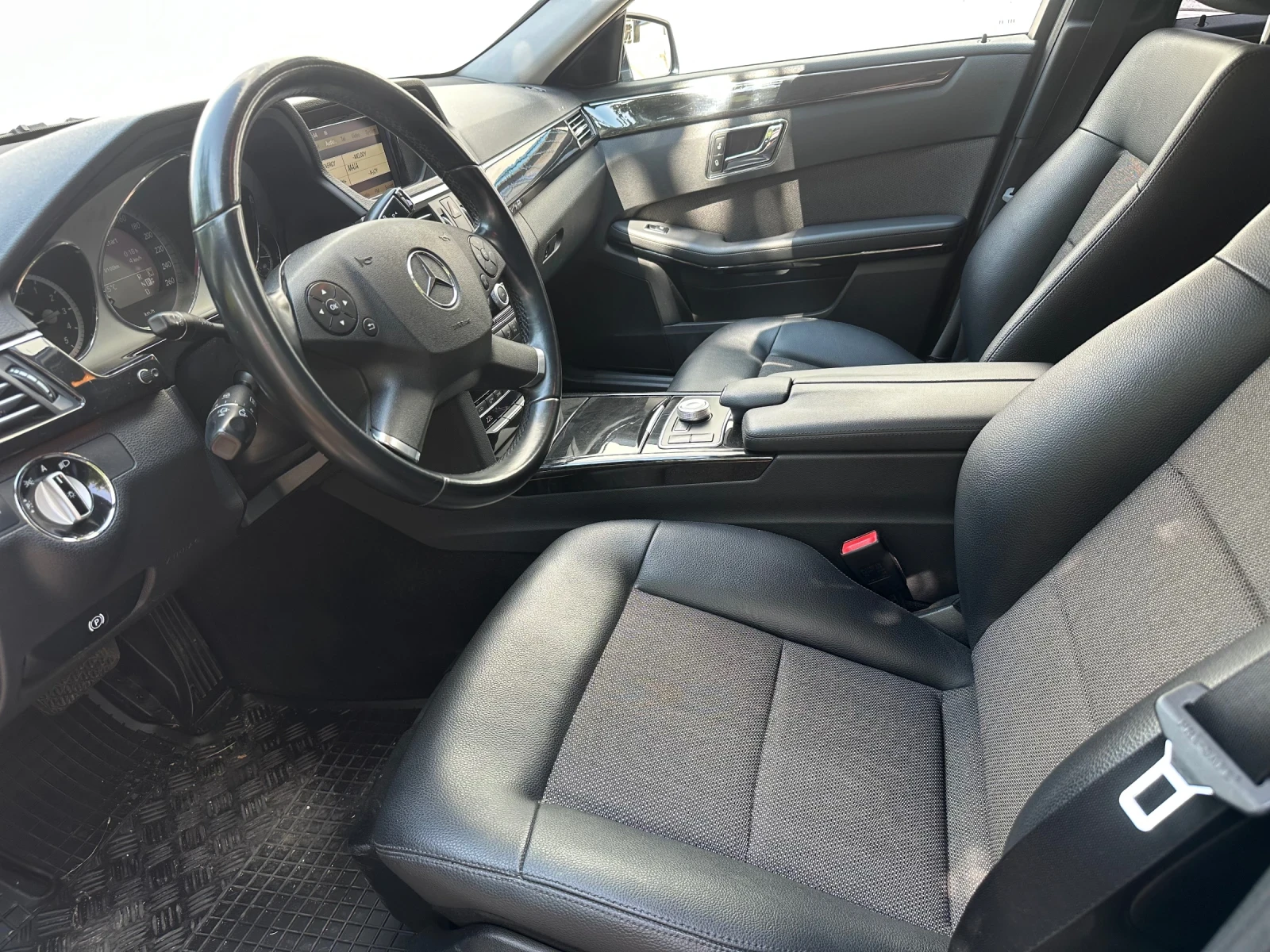 Mercedes-Benz E 350 CDi/4-MATIC, снимка 8 - Автомобили и джипове - 55362715