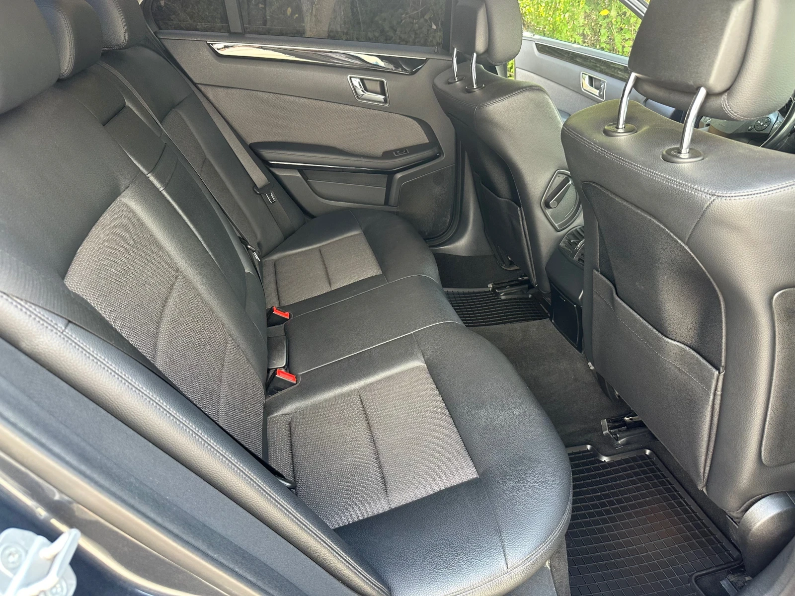 Mercedes-Benz E 350 CDi/4-MATIC, снимка 10 - Автомобили и джипове - 55362715