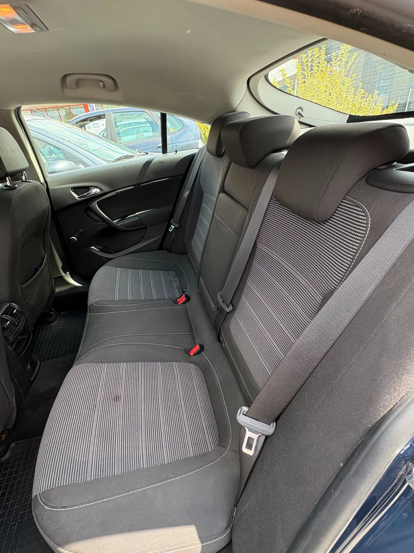 Opel Insignia, снимка 10 - Автомобили и джипове - 55775495