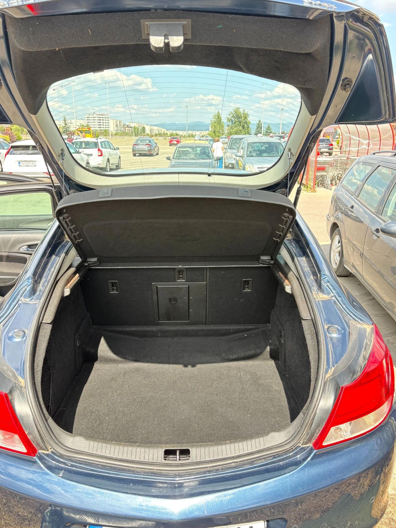 Opel Insignia, снимка 12 - Автомобили и джипове - 55775495