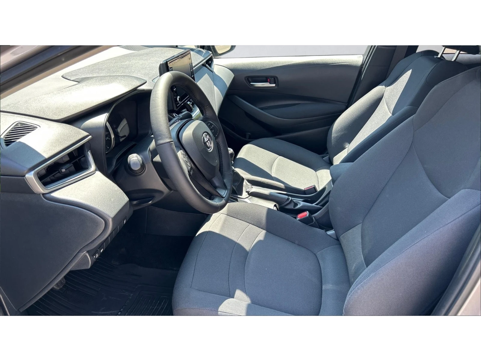 Toyota Corolla 1.5i M/T, Месечна вноска от 227  , снимка 12 - Автомобили и джипове - 55800084