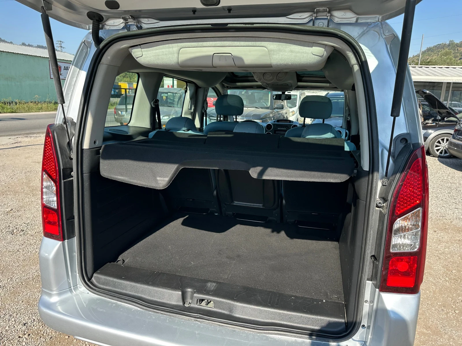 Citroen Berlingo 1.6HDI-92к.с-SELECTION-FACELIFT-ЛЕД-ПАНОРАМА, снимка 14 - Автомобили и джипове - 55881662