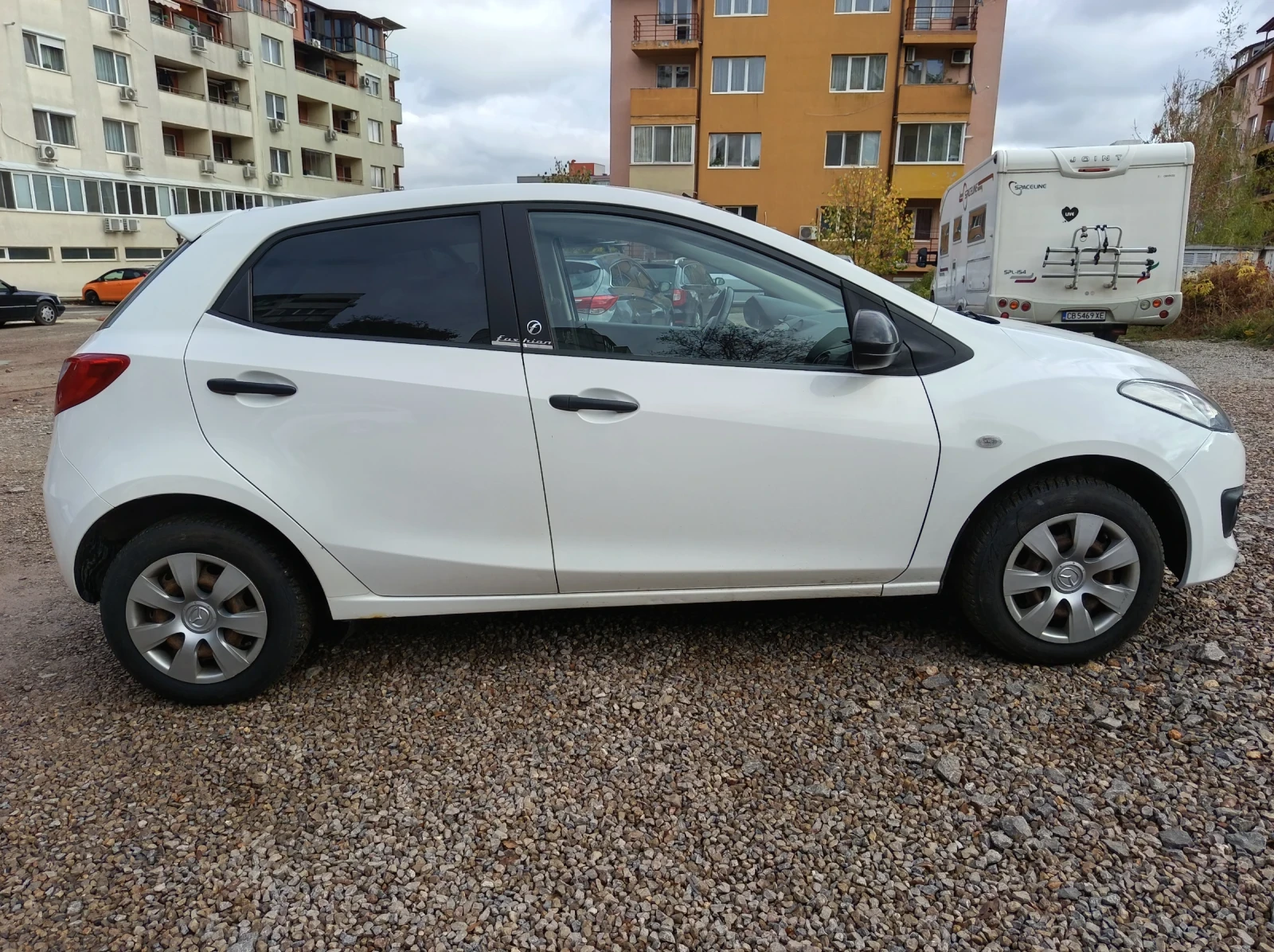 Mazda 2 Fashion, снимка 3 - Автомобили и джипове - 56623597