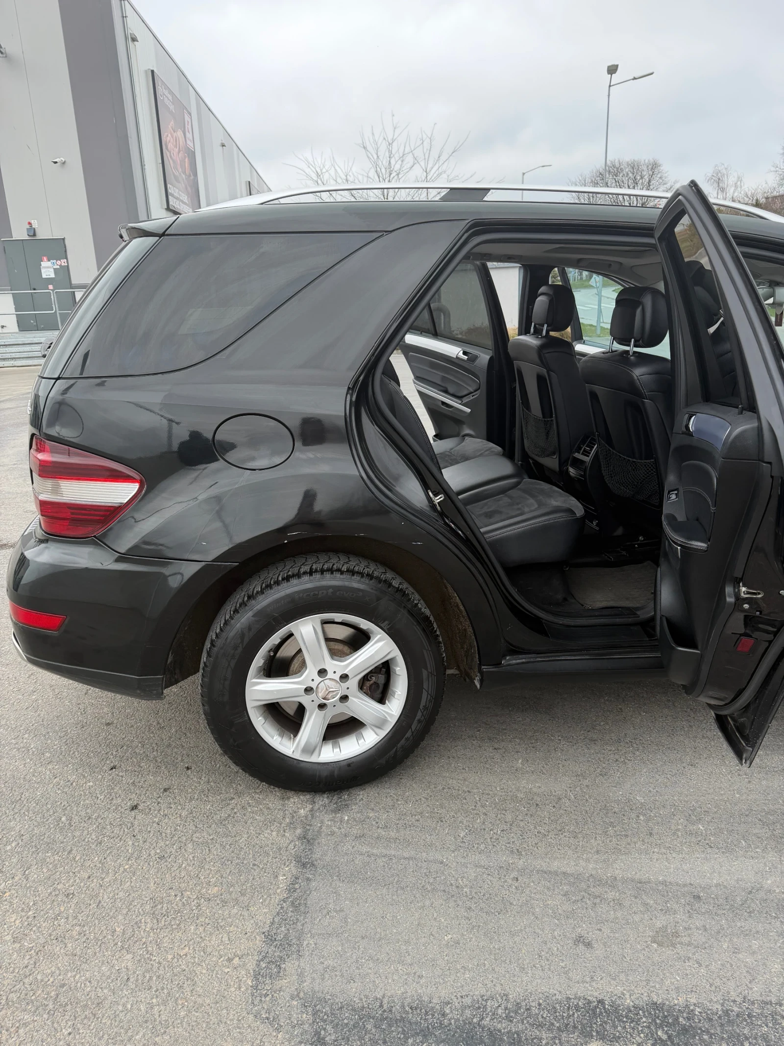 Mercedes-Benz ML 320, снимка 9 - Автомобили и джипове - 53997683