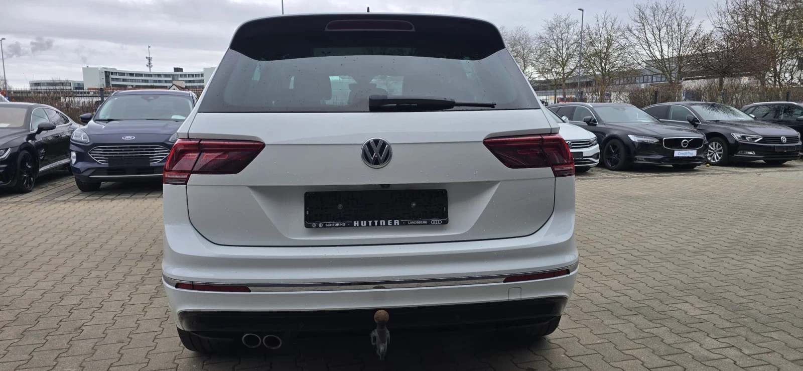 VW Tiguan 2.0 190 R-Line Full 360  Digital, снимка 7 - Автомобили и джипове - 54450278