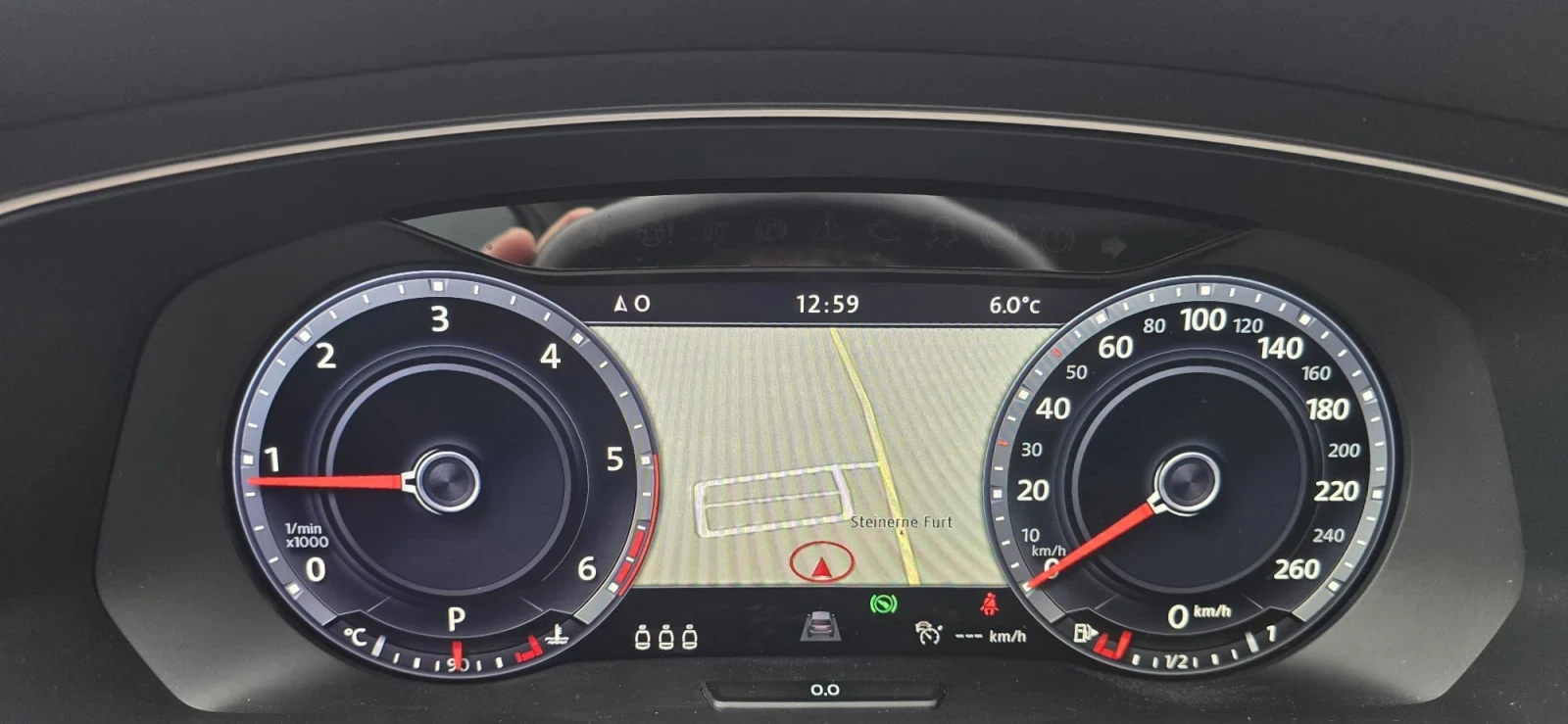 VW Tiguan 2.0 190 R-Line Full 360  Digital, снимка 13 - Автомобили и джипове - 54450278