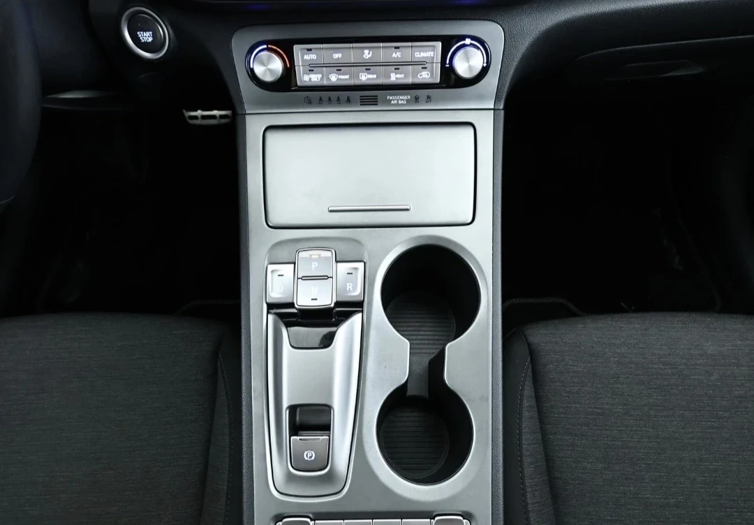 Hyundai Kona Select  64kw 35000km, снимка 8 - Автомобили и джипове - 55772749