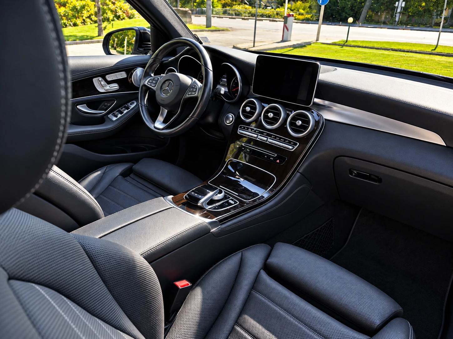 Mercedes-Benz GLC 300 4MATIC, снимка 12 - Автомобили и джипове - 56314118
