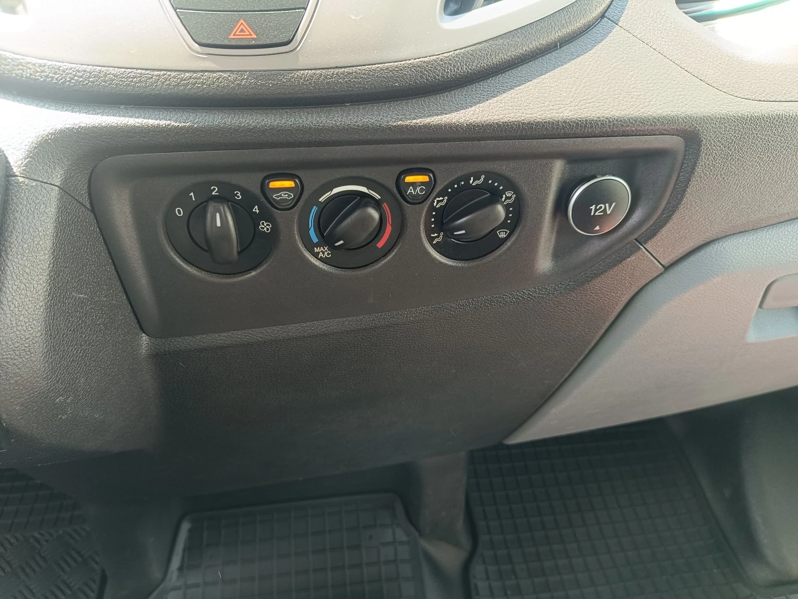 Ford Transit 2.2tdci BORD KLIMA EURO6 - изображение 10