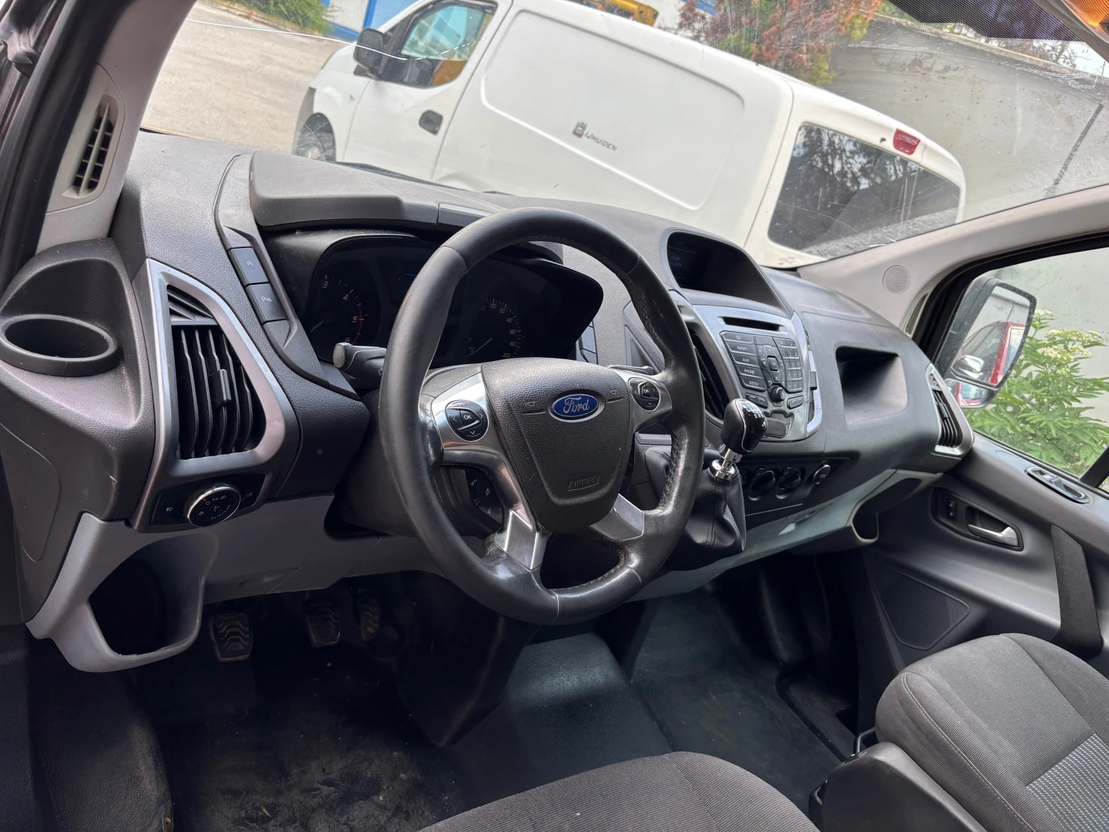Ford Transit Custom 2.2-125kc, снимка 15 - Бусове и автобуси - 55251975