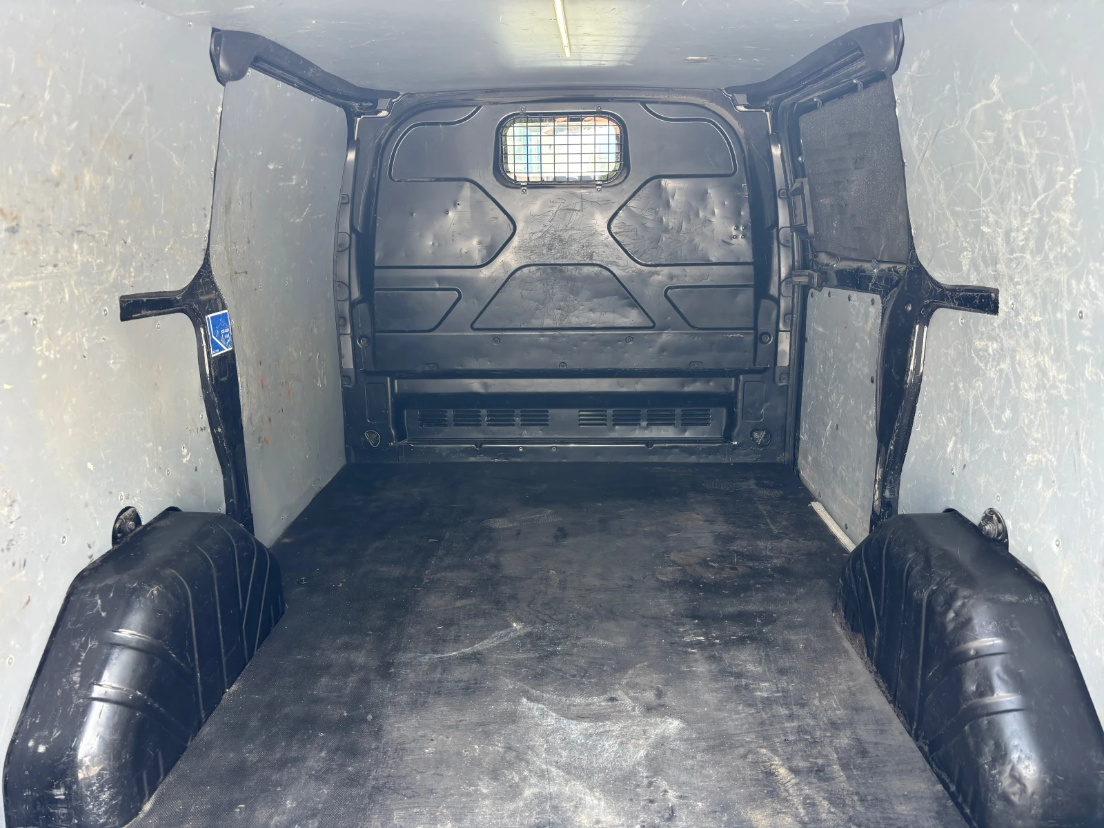 Ford Transit Custom 2.2-125kc, снимка 11 - Бусове и автобуси - 55251975
