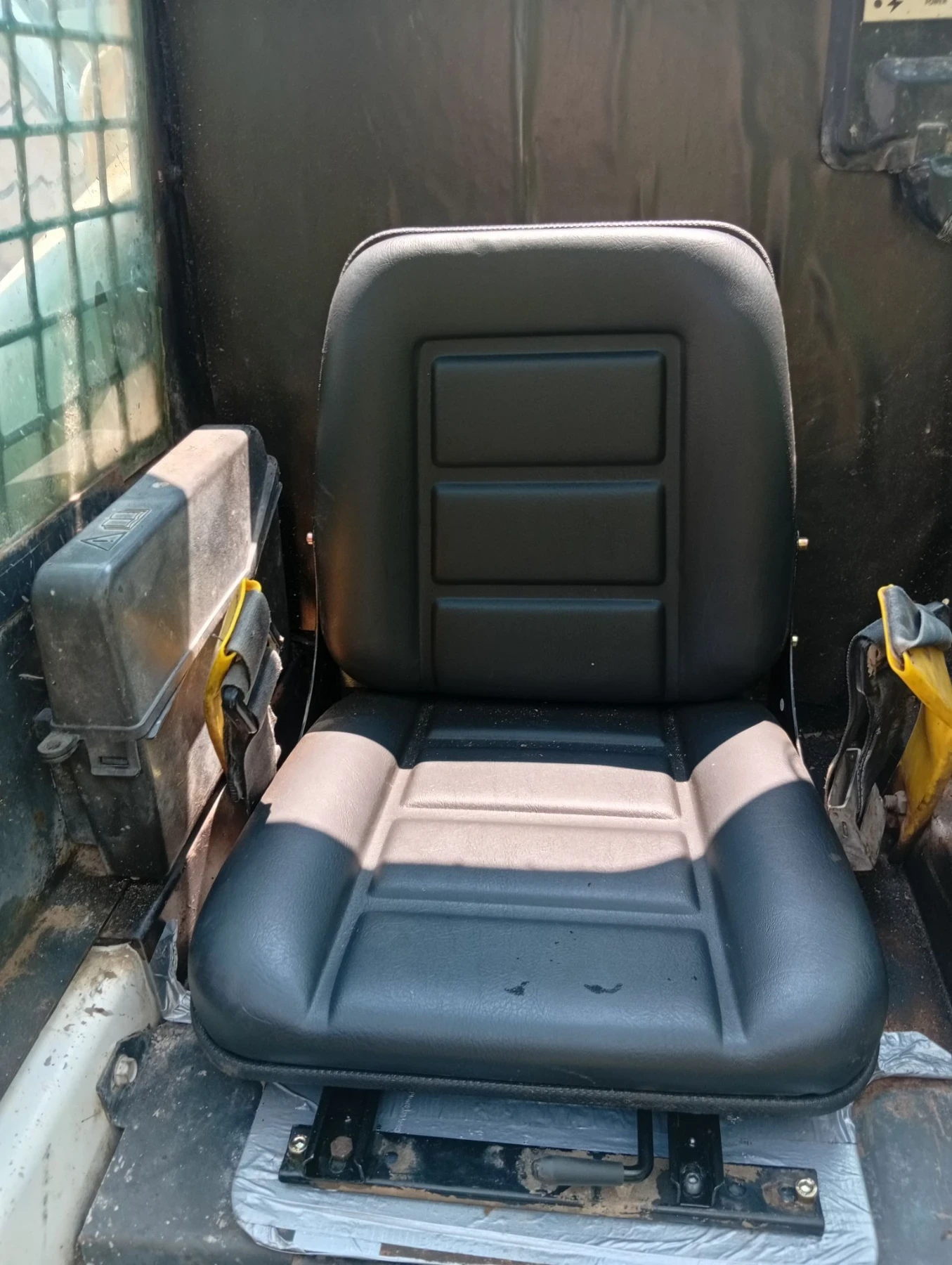 Мини челни товарачи Bobcat 453
