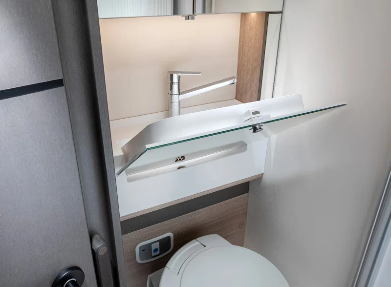 Кемпер Challenger X 150, снимка 11 - Каравани и кемпери - 51602912