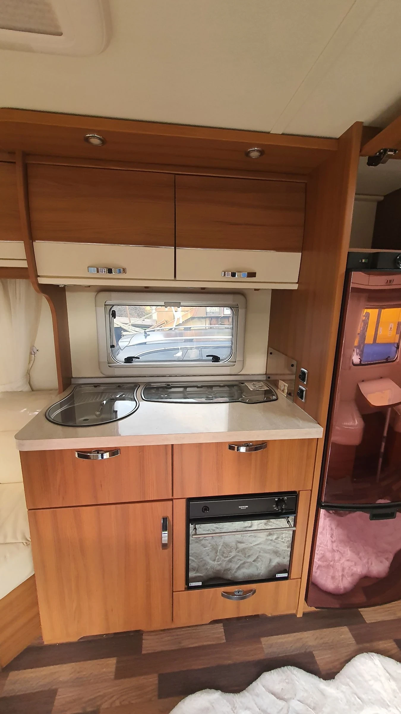 Каравана Tabbert Bellini 655, снимка 9 - Каравани и кемпери - 53832260