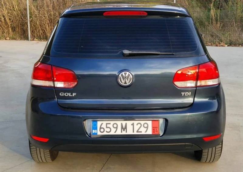 VW Golf 1.6TDI 90к.с.NAVI, снимка 6 - Автомобили и джипове - 47596336