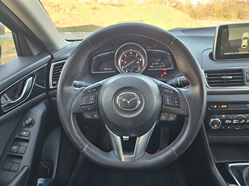 Mazda 3 2.2 SKAYACTIV-D, снимка 11 - Автомобили и джипове - 47870630