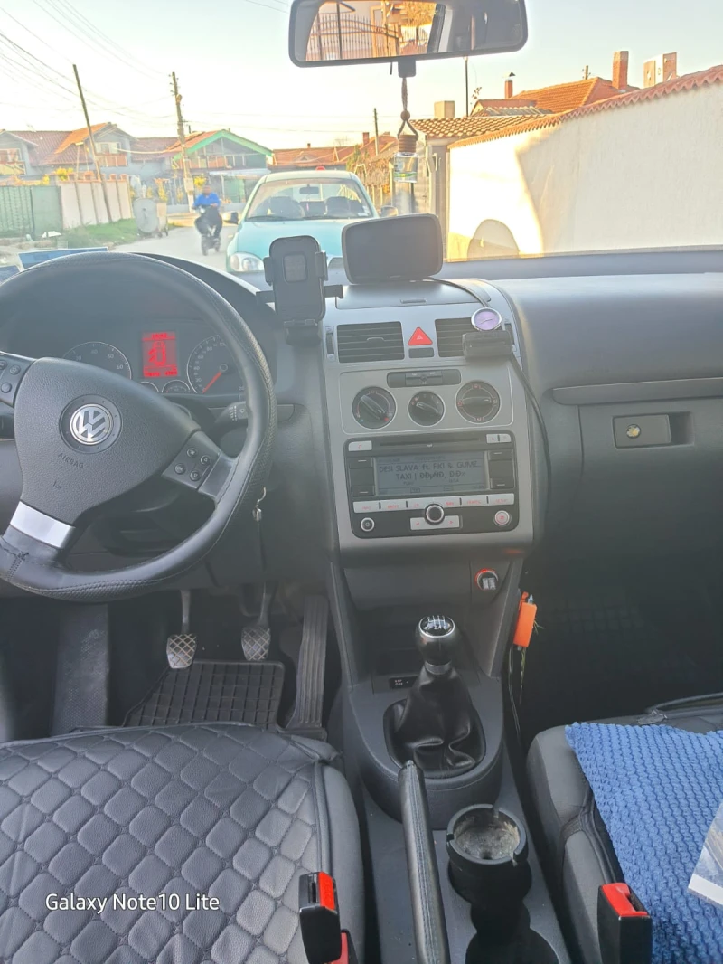 VW Touran, снимка 9 - Автомобили и джипове - 47894880