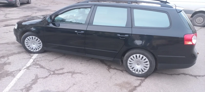 VW Passat, снимка 14 - Автомобили и джипове - 48851531