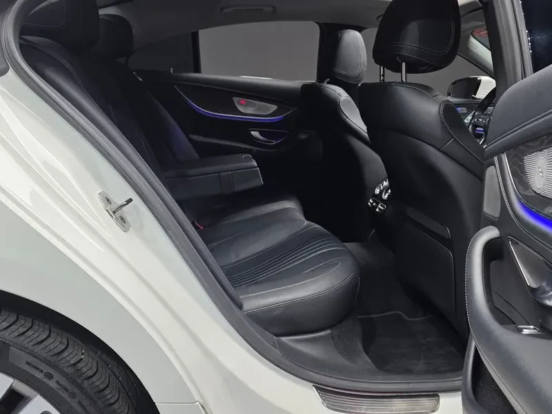 Mercedes-Benz CLS 400 4Matic, снимка 11 - Автомобили и джипове - 55940331