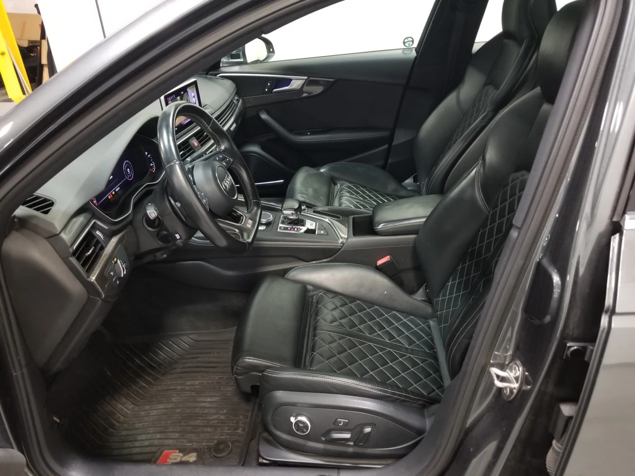 Audi S4 * АВТО КРЕДИТ* ЦЕНА ДО БГ * CARFAX *  - изображение 7