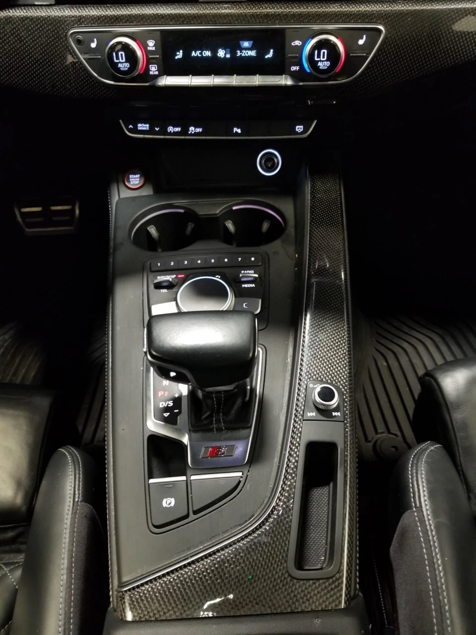 Audi S4 * АВТО КРЕДИТ* ЦЕНА ДО БГ * CARFAX *  - изображение 10