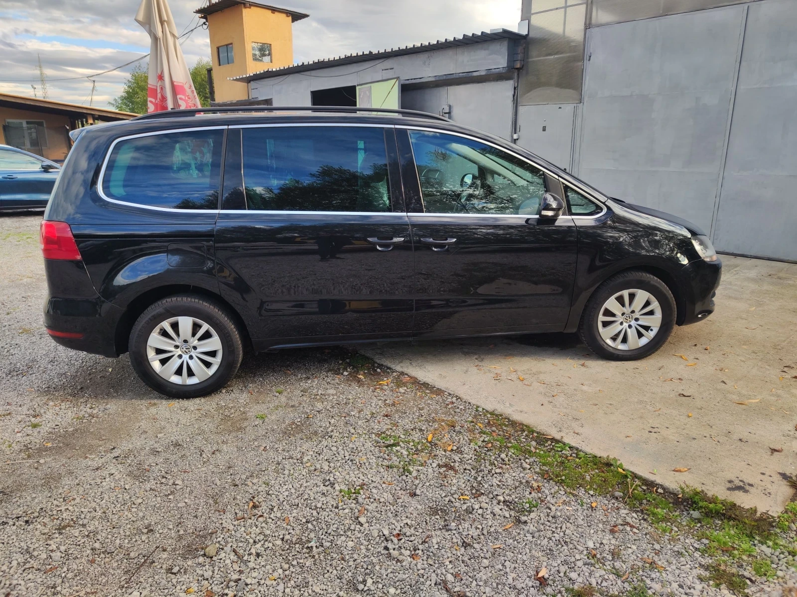 VW Sharan 7 места 2.0 TDI, снимка 7 - Автомобили и джипове - 53713971