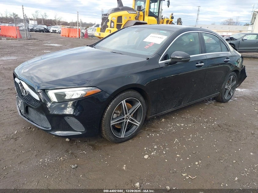 Mercedes-Benz A 220 2l 4Matic, снимка 2 - Автомобили и джипове - 53964983