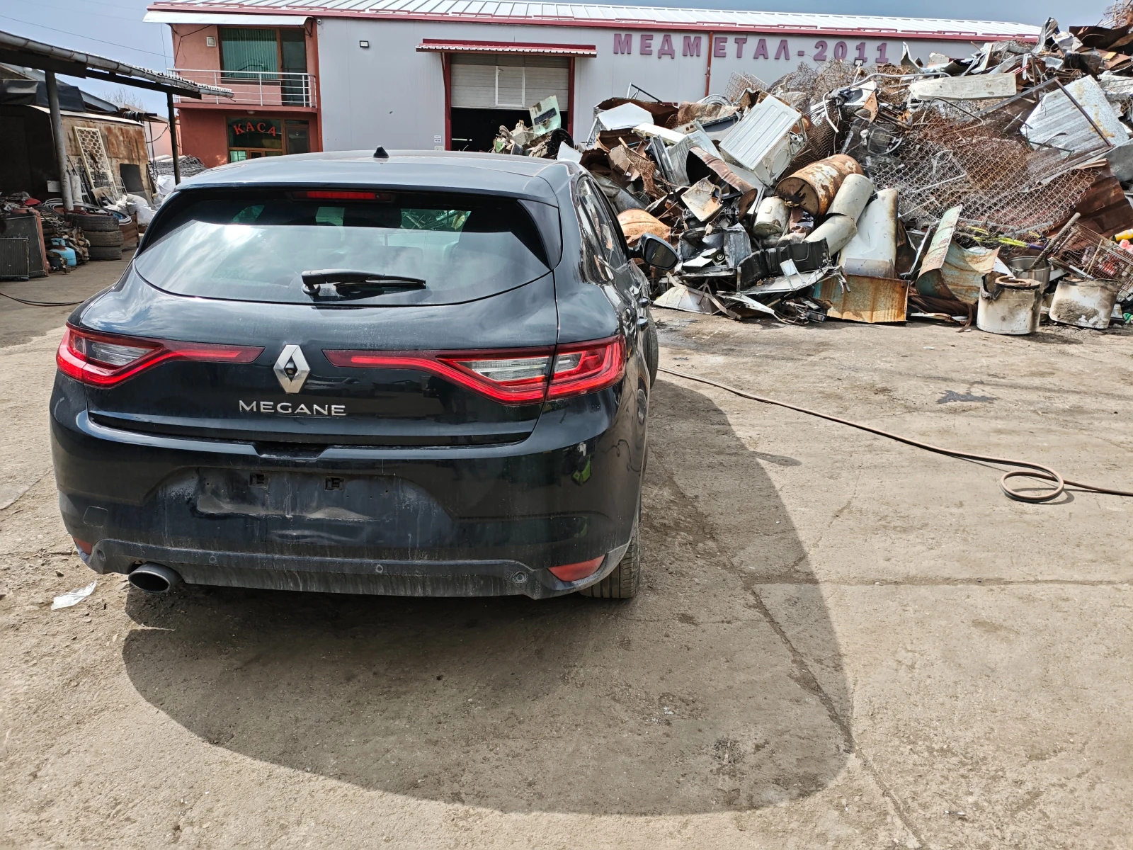 Renault Megane 1.2T, снимка 4 - Автомобили и джипове - 54154799
