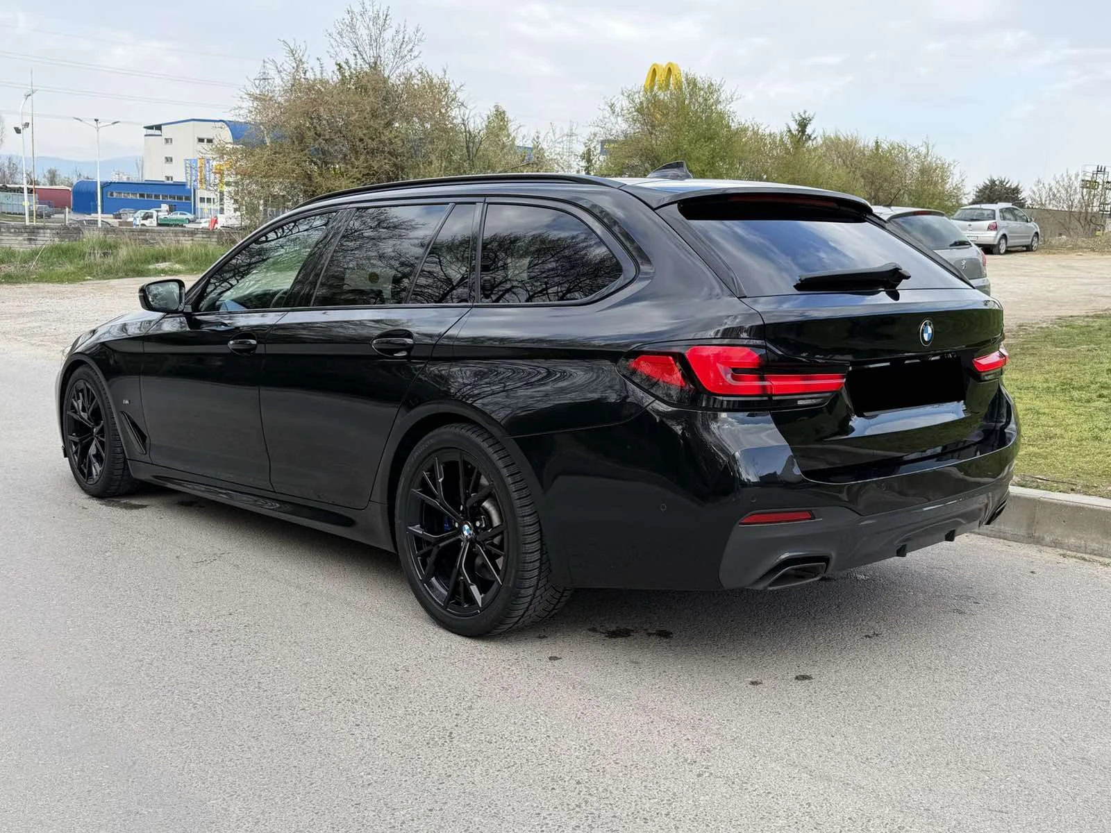 BMW 530 M package Touring RWD, снимка 2 - Автомобили и джипове - 54916677