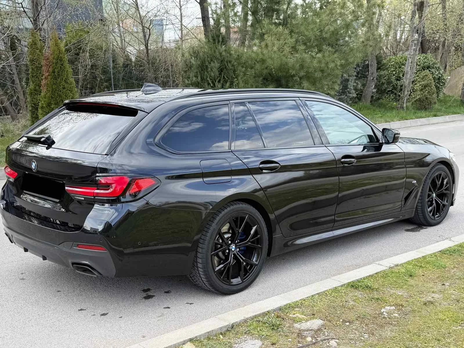 BMW 530 M package Touring RWD, снимка 4 - Автомобили и джипове - 54916677