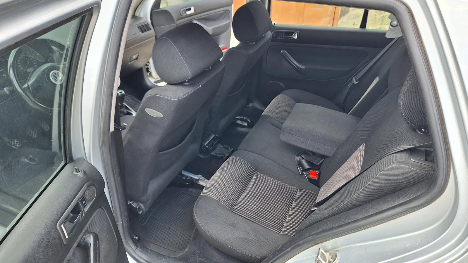 VW Golf 1.6, снимка 14 - Автомобили и джипове - 55039050