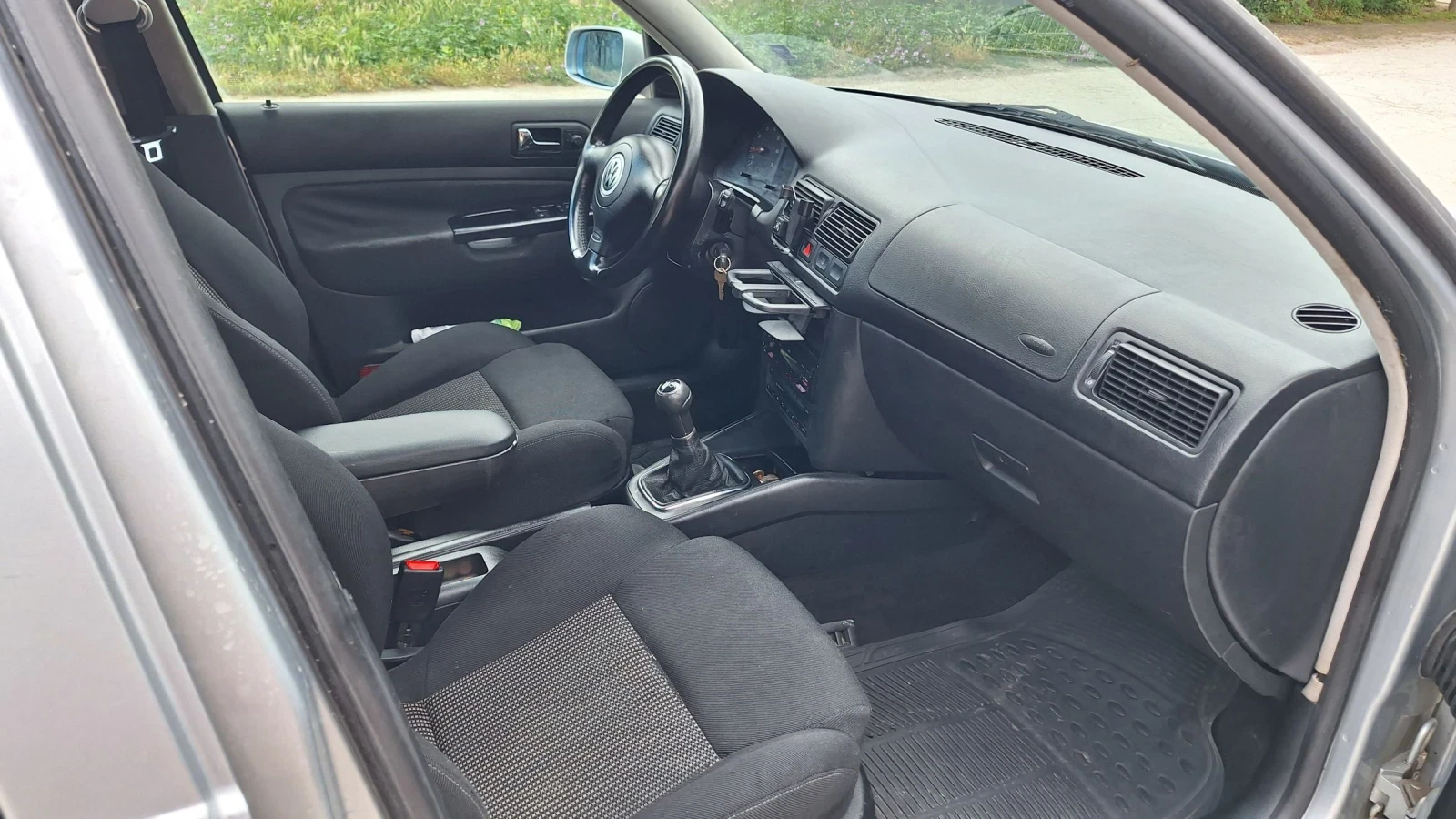 VW Golf 1.6, снимка 17 - Автомобили и джипове - 55039050