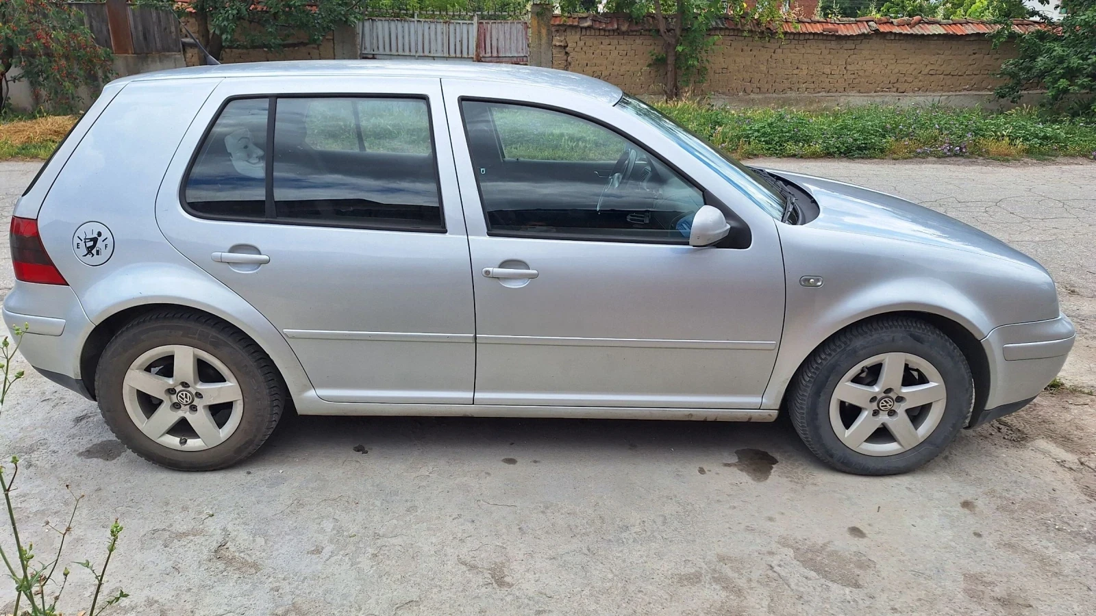 VW Golf 1.6, снимка 7 - Автомобили и джипове - 55039050