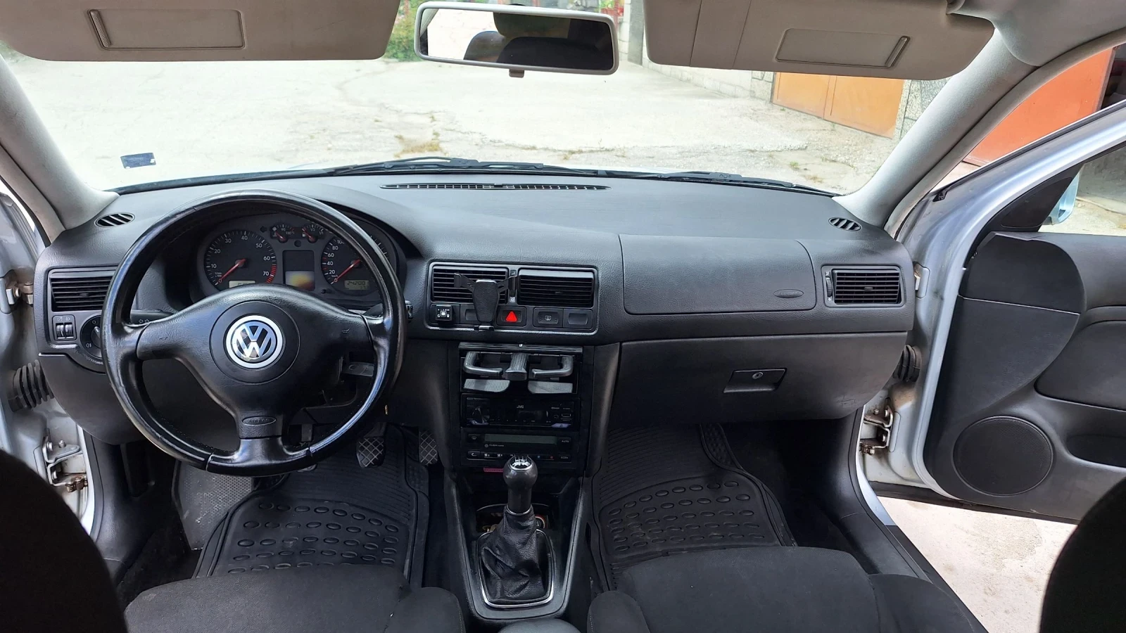 VW Golf 1.6, снимка 15 - Автомобили и джипове - 55039050