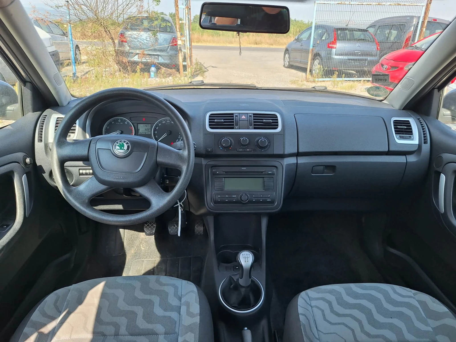 Skoda Fabia 1.4i klima 86ks, снимка 7 - Автомобили и джипове - 55798542
