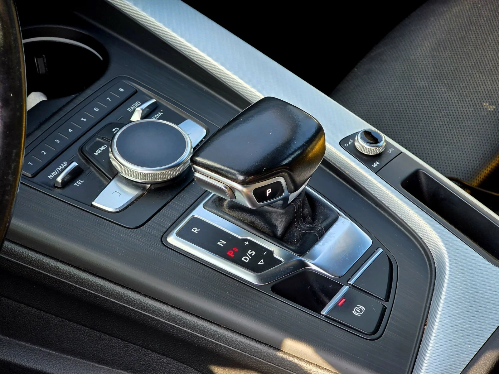 Audi A4 2.0 TDI Quattro 190hp LED/Distronic/Ambient, снимка 9 - Автомобили и джипове - 55805853