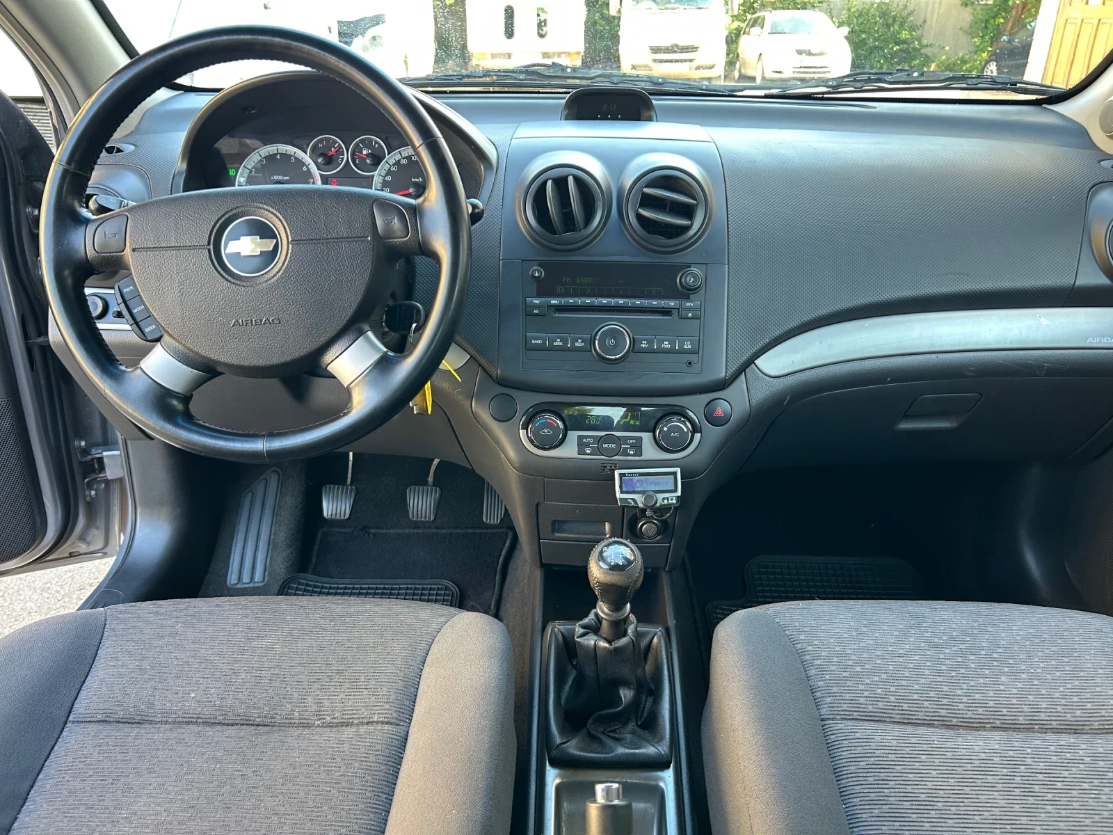 Chevrolet Aveo 1.4i 94k.c. КЛИМАТИК, снимка 9 - Автомобили и джипове - 55889798
