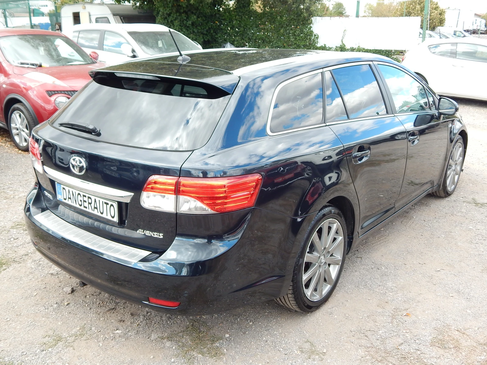Toyota Avensis 2.2D* АВТОМАТИК* ЕВРО5* , снимка 4 - Автомобили и джипове - 56214630