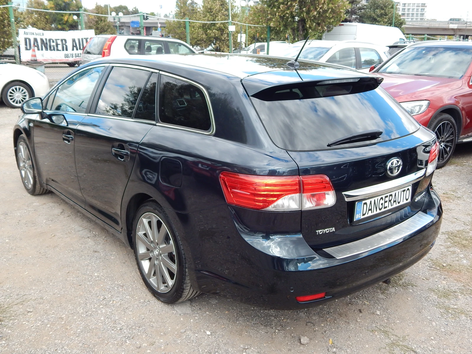 Toyota Avensis 2.2D* АВТОМАТИК* ЕВРО5* , снимка 6 - Автомобили и джипове - 56214630