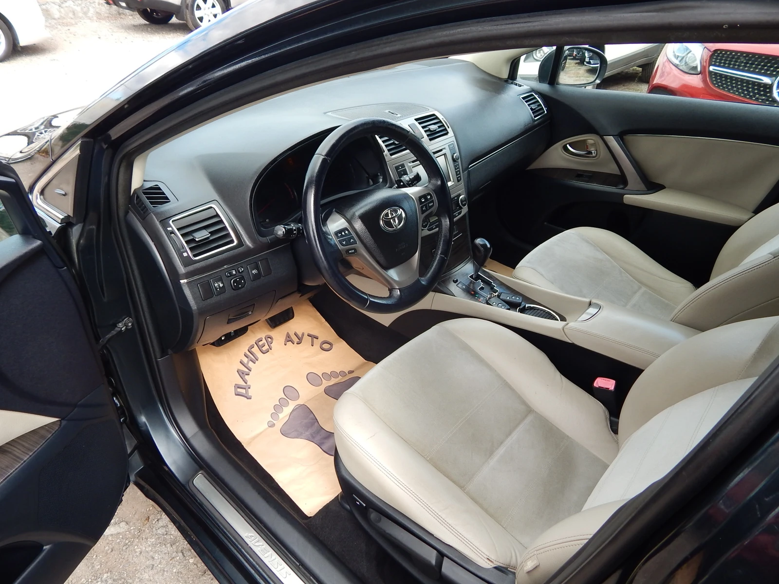 Toyota Avensis 2.2D* АВТОМАТИК* ЕВРО5* , снимка 9 - Автомобили и джипове - 56214630