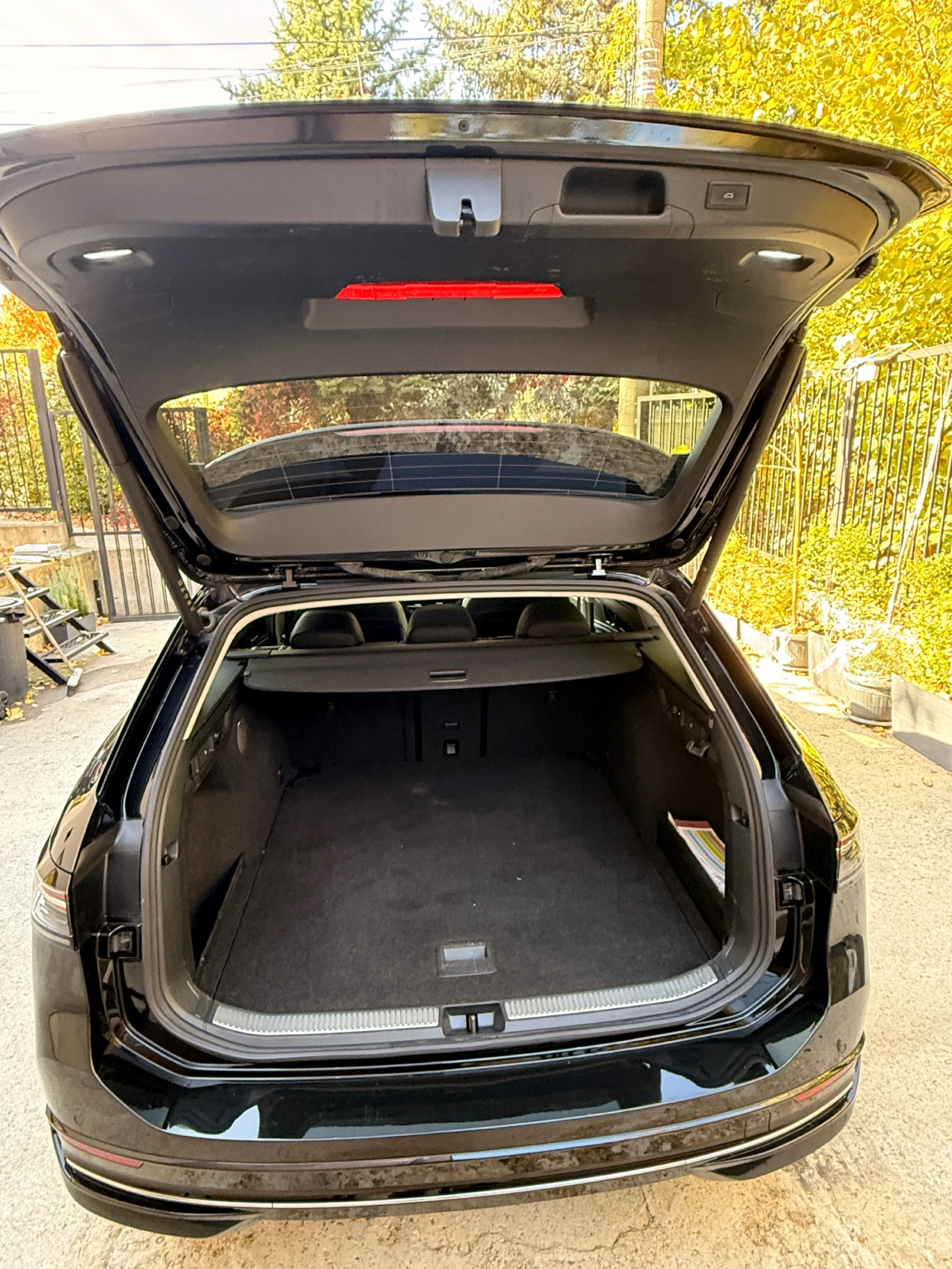 VW Passat Elegance 2.0 TDI, снимка 6 - Автомобили и джипове - 56600332