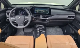 Lexus UX 300h 2.0 | Обдухване | Blind Spot | 2025 | LED | , снимка 11