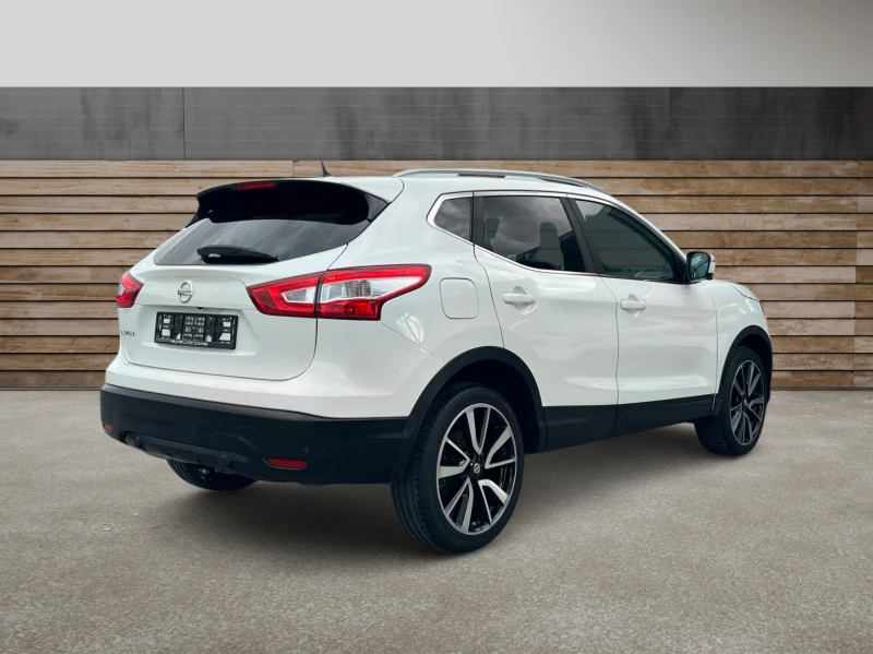 Nissan Qashqai 1.6dCi TEKNA PREMIUM ВСИЧКИ ВЪЗМОЖНИ ЕКСТРИ , снимка 6 - Автомобили и джипове - 50328866