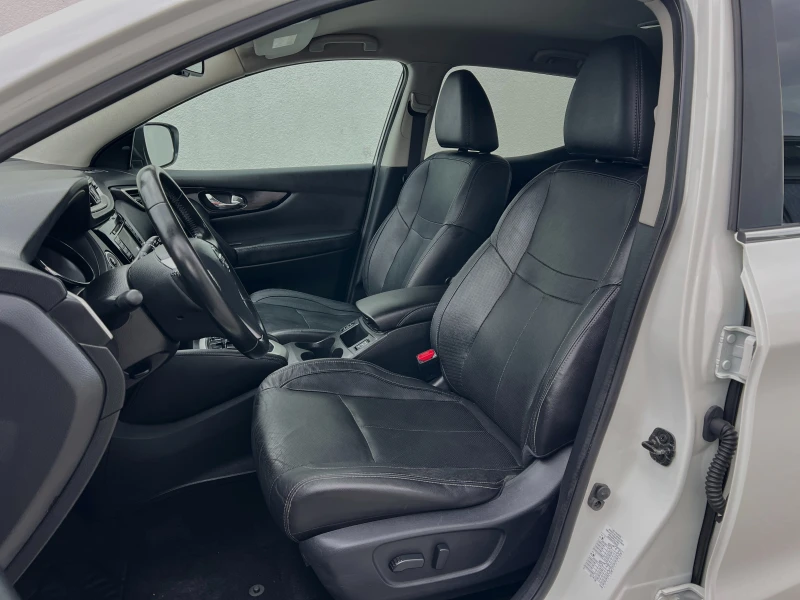 Nissan Qashqai 1.6dCi TEKNA PREMIUM ВСИЧКИ ВЪЗМОЖНИ ЕКСТРИ , снимка 13 - Автомобили и джипове - 50328866